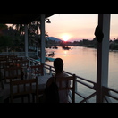 Abendessen beim Sonnenuntergang über dem Mekong(delta)